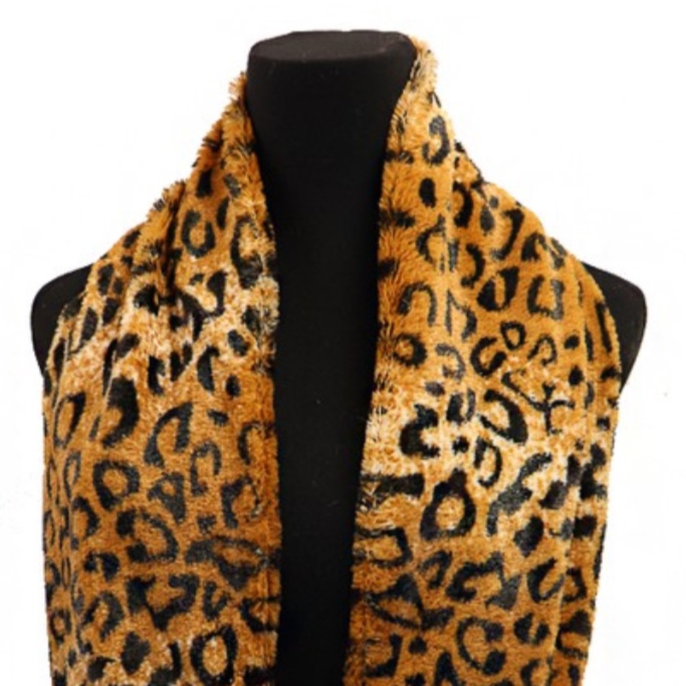 🎁 Animal Print Leopard Plush Faux Fur Soft Scarf - Picture 5 of 7